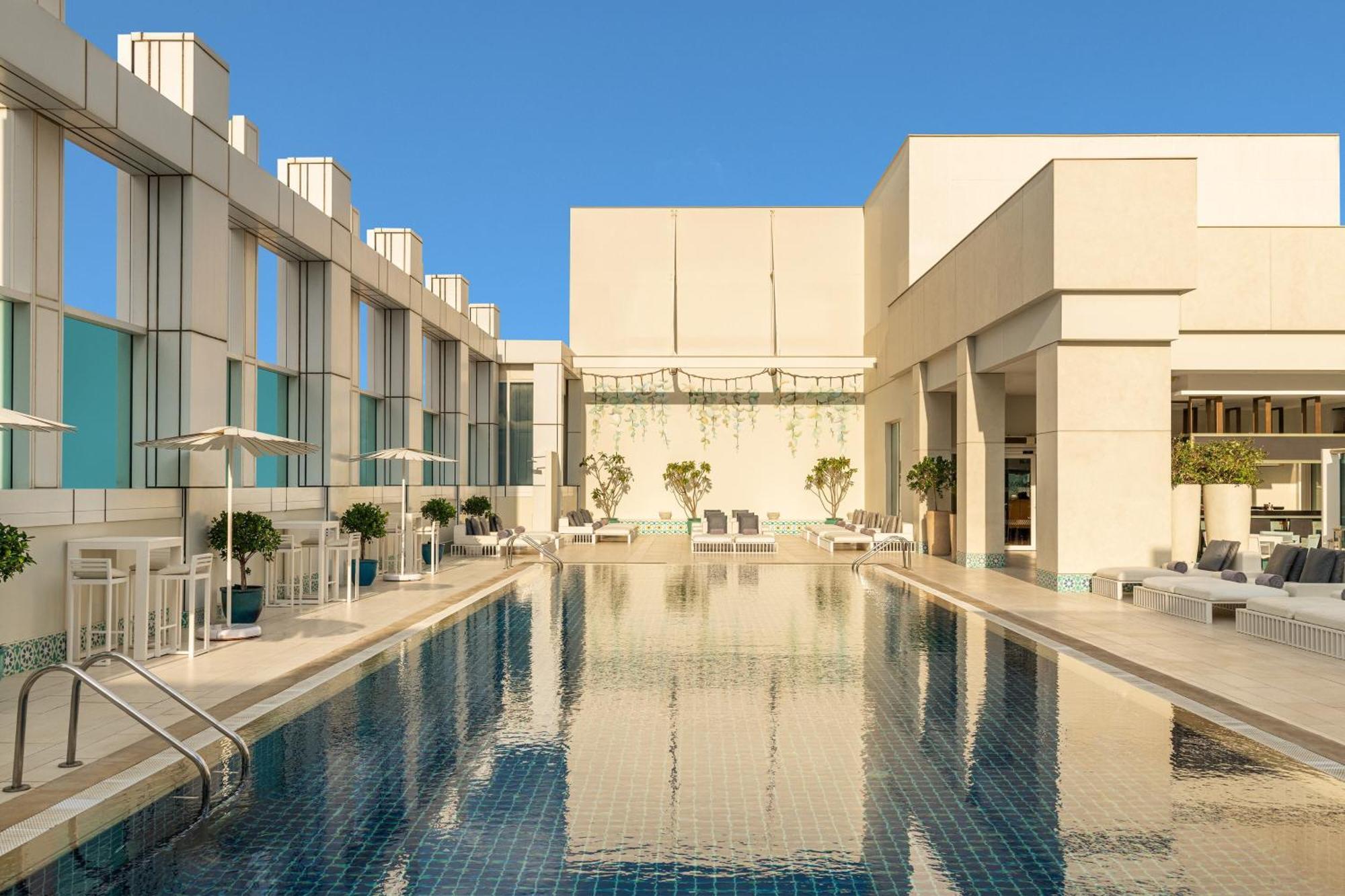 Sheraton Grand Hotel, Dubai Exterior photo